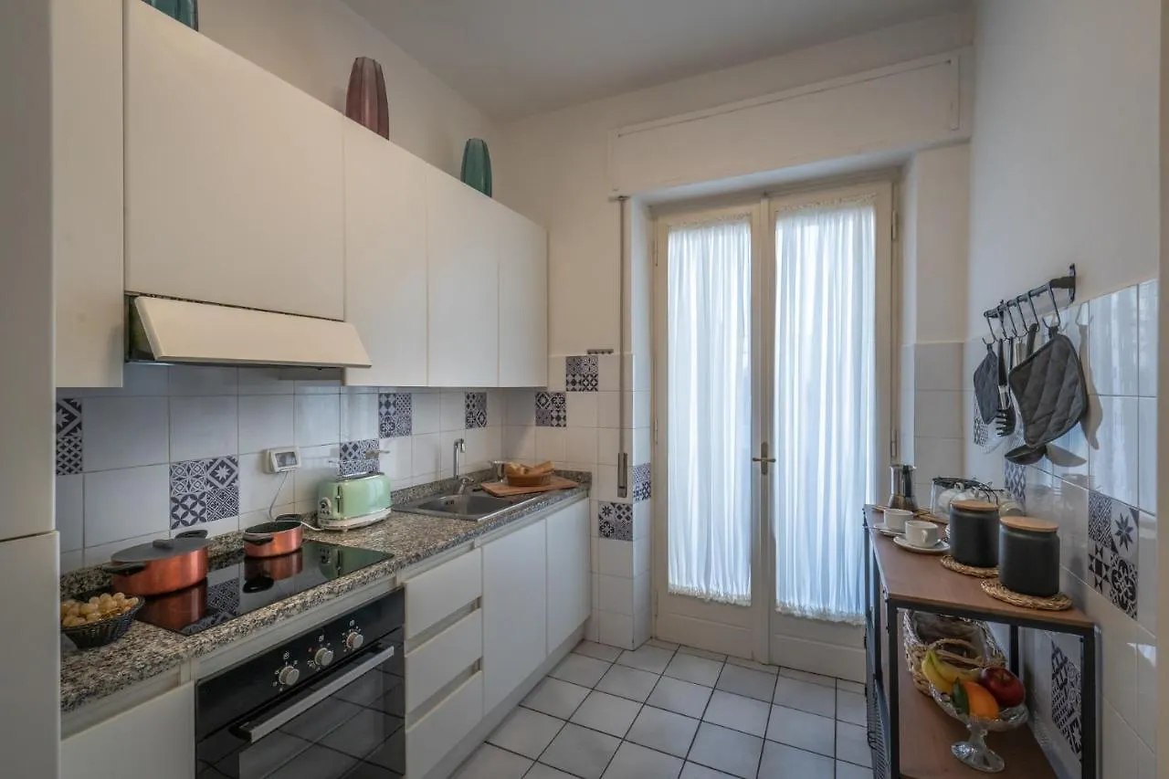 Welcome To Casa Di Lucca - Your Friendly Retreat With Terrace And Parking 0*,