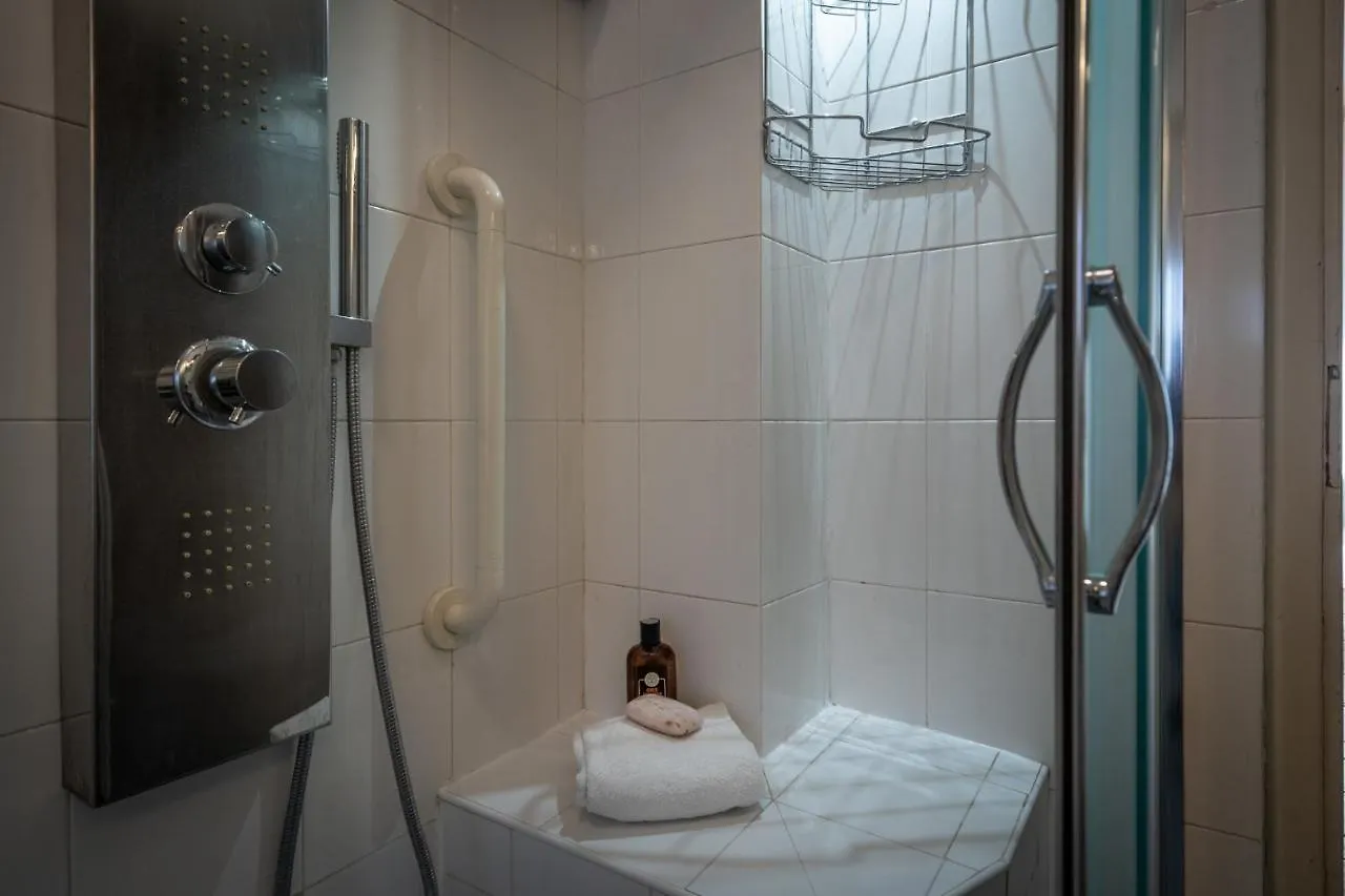 Welcome To Casa Di Lucca - Your Friendly Retreat With Terrace And Parking Apartment