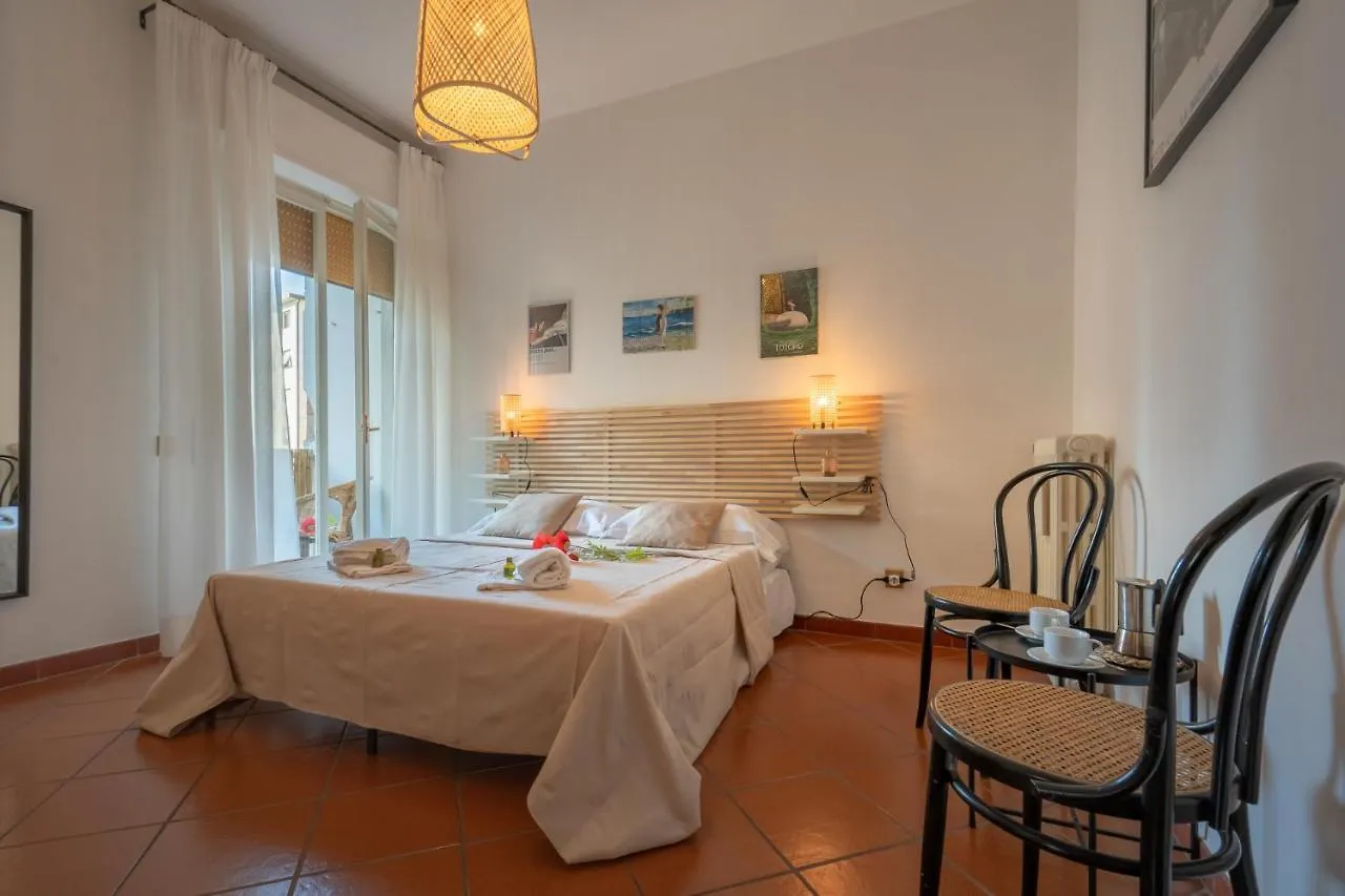 Welcome To Casa Di Lucca - Your Friendly Retreat With Terrace And Parking