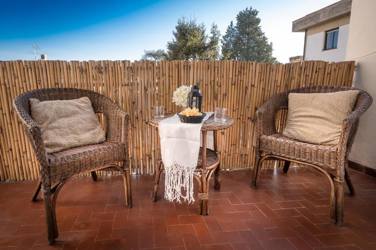 Welcome To Casa Di Lucca - Your Friendly Retreat With Terrace And Parking Italy