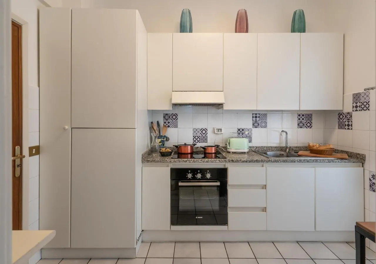 Welcome To Casa Di Lucca - Your Friendly Retreat With Terrace And Parking 0*,