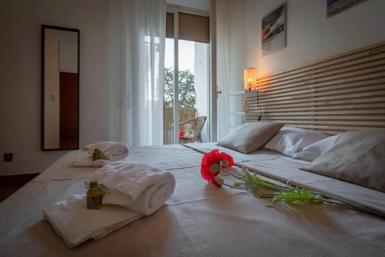 Welcome To Casa Di Lucca - Your Friendly Retreat With Terrace And Parking Apartment